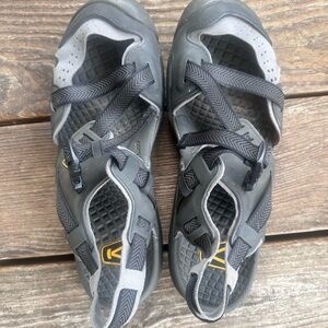 Men's Gray Outdoor Sandals